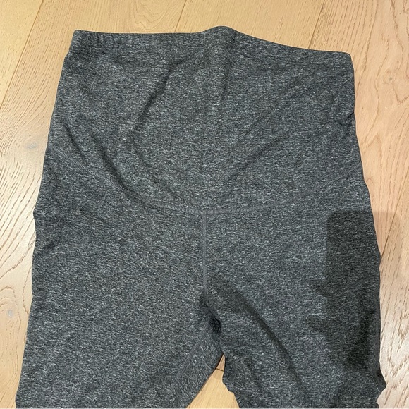 Old Navy elevate full panel maternity leggings - Picture 2 of 4